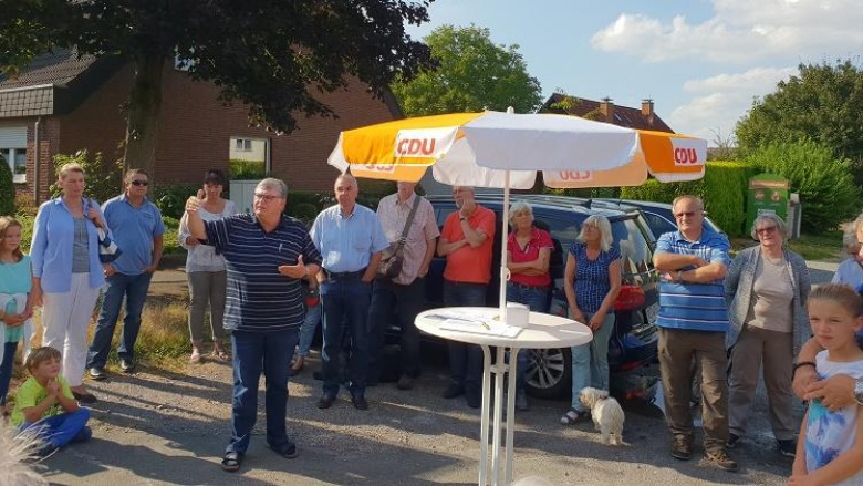 Infostand "Raserei auf dem Ostcharweg"